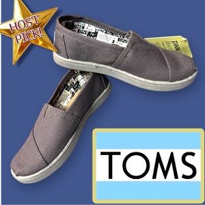 🎉HOST PICK🎉 NWB TOM’s Ash Grey Kids Canvas Slip On. Size K12 👧🏻🧒🏼🧒🏾